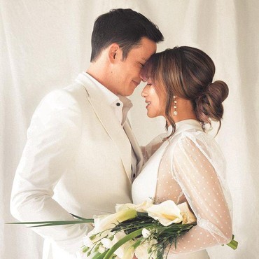 Sempat Tertunda, Akhirnya Mike Lewis dan Janisaa Pradja Resmi Menikah