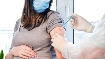 EFEK SAMPING VAKSIN COVID-19 BERBASIS MRNA, SEPERTI PFIZER DAN MODERNA PADA IBU HAMIL