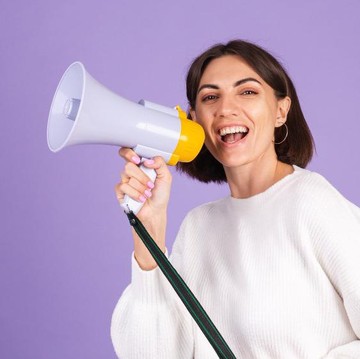 Kiat Meningkatkan Skill Public Speaking, Biar Makin Pede Tampil di Depan Umum!
