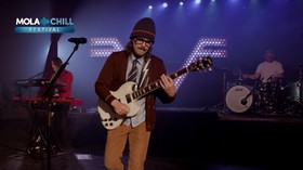 Kegembiraan di Antara Kekayaan Musik Mola Chill Festival London