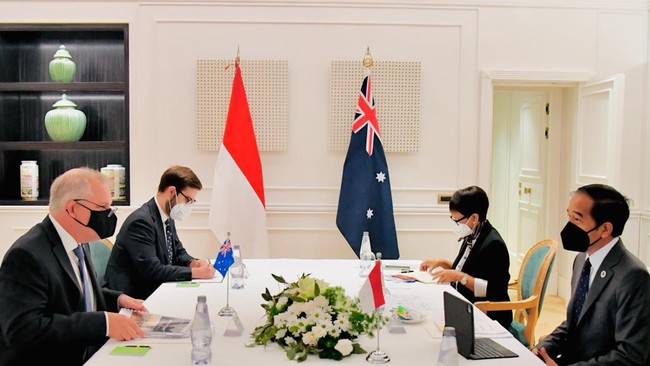 Dalam Konferensi Tingkat Tinggi (KTT) G20 yang digelar di Roma, Presiden Jokowi mengklaim menurunnya kasus penebangan hutan di Tanah Air.