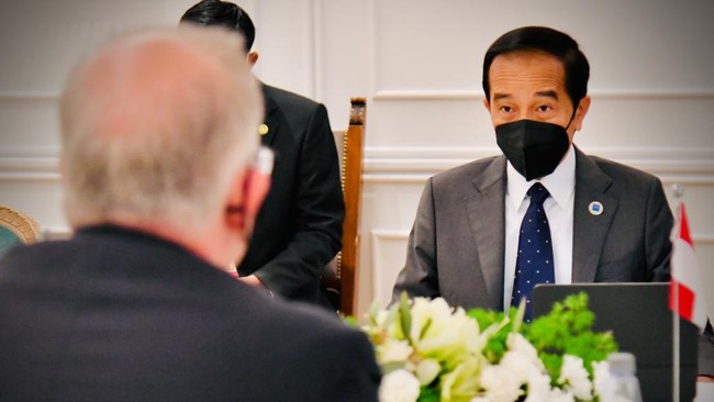 Presiden Jokowi menekankan pentingnya negara-negara G20 untuk mendorong penguatan peran UMKM dan perempuan.