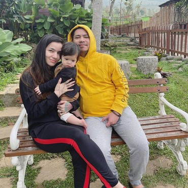 Beri ASI ke Anak Saat Perjalanan Kerja, Sheila Marcia Banjir Pujian