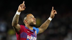 El Clasico: Xavi Beri Ancaman ke Memphis Depay