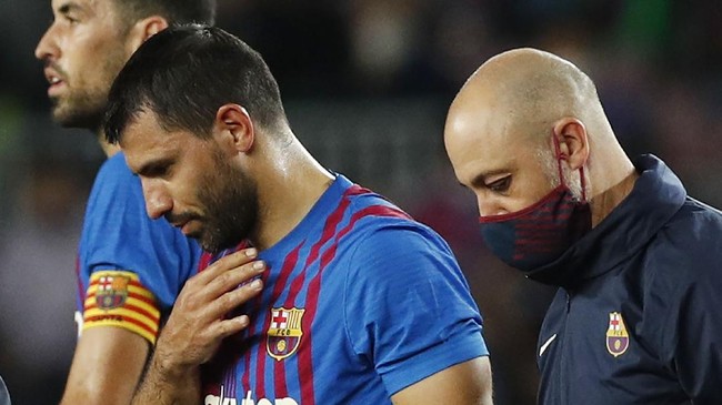 Penyerang asal Argentina, Sergio Aguero dipastikan menepi selama tiga bulan dari Barcelona karena gangguan irama jantung.