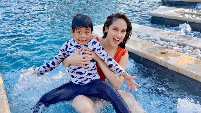 Cinta Laura akan Ajarkan 3 Hal Baik Ini ke Anaknya di Masa Mendatang! Apa Saja ya, Beauties?