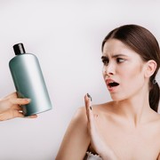 Hati-Hati, 5 Kandungan Skincare ini Justru Bikin Kulit Berminyak Parah!