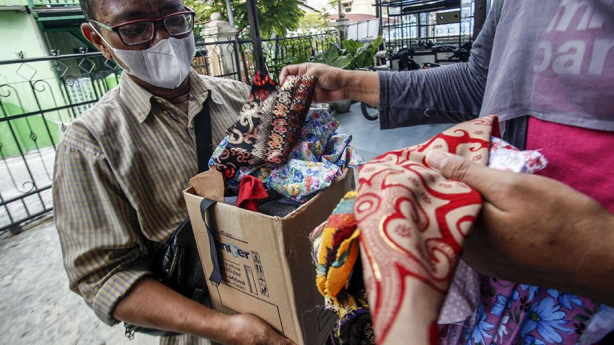 FOTO: Mengolah Limbah Perca Jadi Barang Berharga