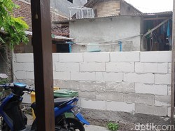 Rumah di Surabaya Ditutup Tembok 2 Tetangga, Lurah Akan Gelar Mediasi
