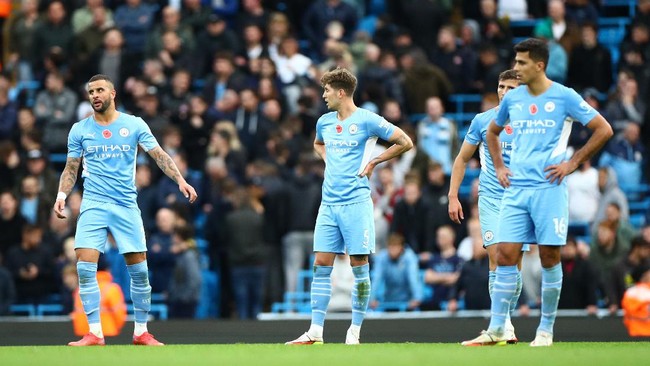 Manchester City mengalami krisis di lini belakang jelang lawan Real Madrid pada leg pertama semifinal Liga Champions, Rabu (27/4) dini hari WIB.