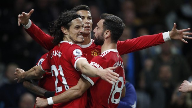 Manchester United layak untuk kembali mempertahankan duet striker veteran: Cristiano Ronaldo dan Edinson Cavani saat menghadapi Atalanta di Liga Champions.