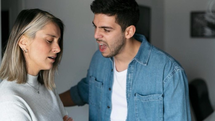 Cerita Perempuan Korban Kekerasan: Kirain Dikekang Pasangan Itu Wajar, Lama-lama kok Sakit Sendiri ya? Cerita Perempuan Korban Kekerasan: Kirain Dikekang Pasangan Itu Wajar, Lama-lama kok Sakit Sendiri ya?