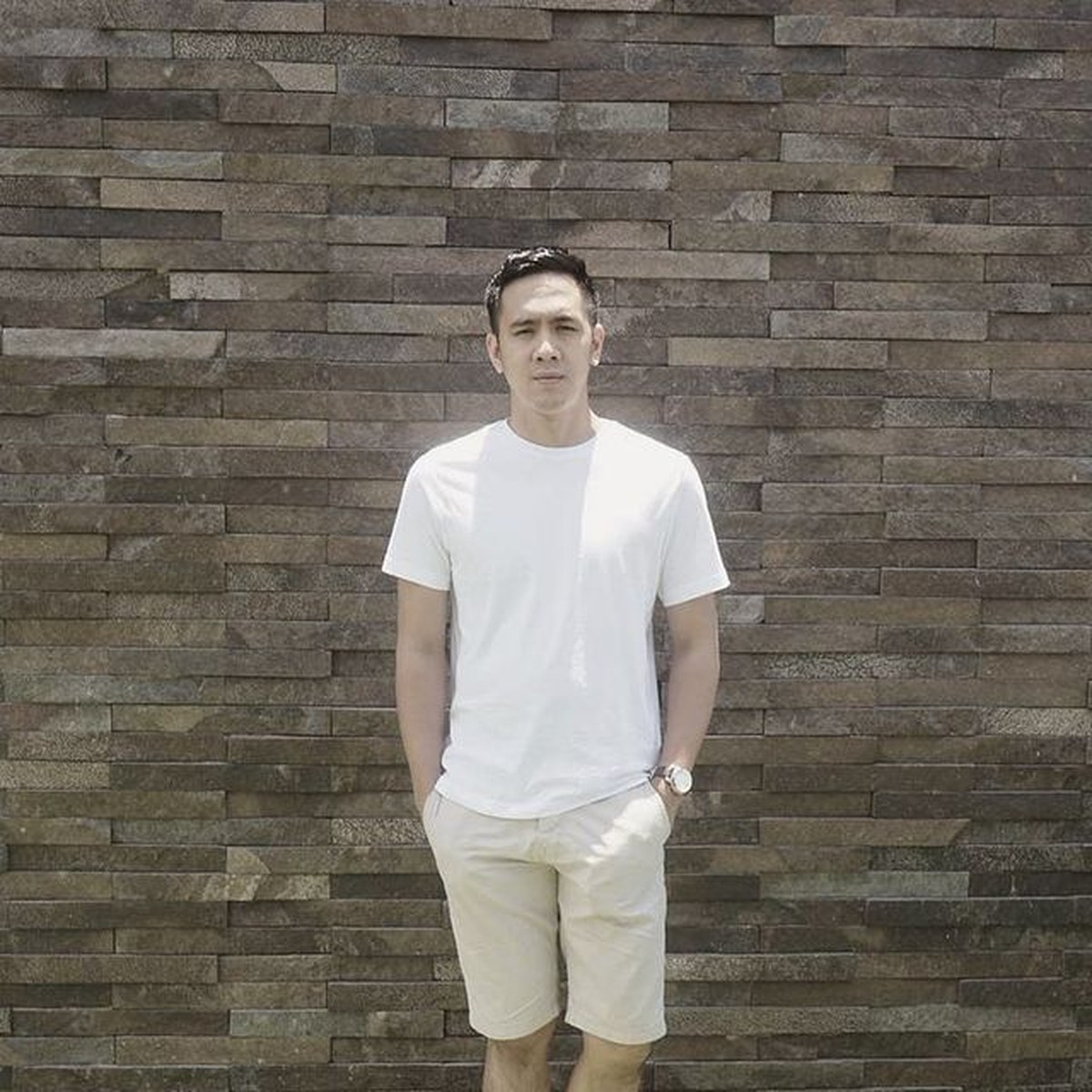 Kakak Alyssa Soebandono&comma; Ananda Soebandono disorot karena cerita pindah agama dari Islam ke Nasrani&period; Yuk intip potretnya&excl;