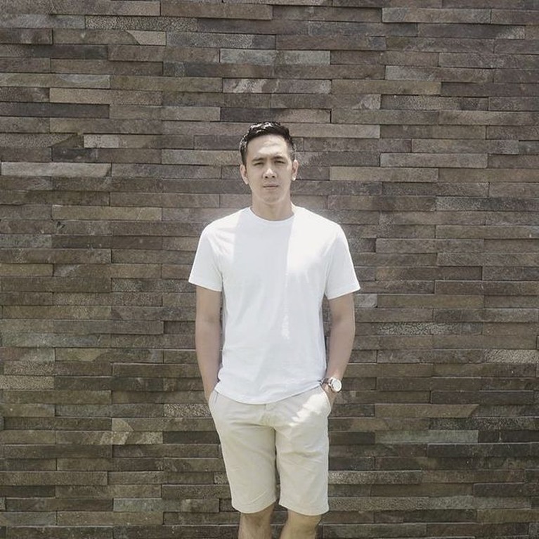 7 Potret Ananda Soebandono Kakak Alyssa Soebandono yang Disorot Karena Pindah Agama Kakak Alyssa Soebandono, Ananda Soebandono disorot karena cerita pindah agama dari Islam ke Nasrani. Yuk intip potretnya!