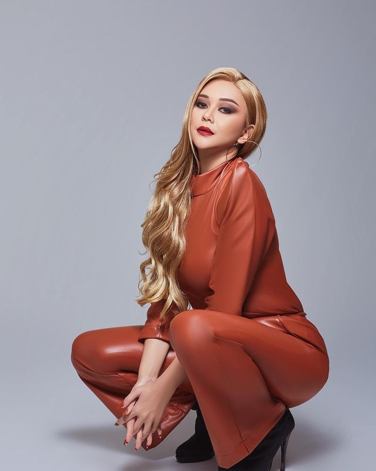 Penampilan Aura Kasih setelah resmi bercerai pada April 2021 tampak makin cantik dan seksi&period; Yuk intip potretnya&excl;