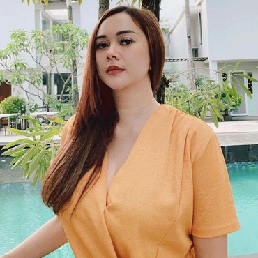 Aura Kasih Cari Papa Baru untuk Anak, Netizen Ngantri Daftar