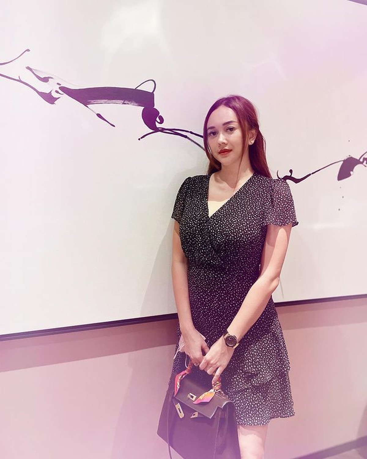 Penampilan Aura Kasih setelah resmi bercerai pada April 2021 tampak makin cantik dan seksi&period; Yuk intip potretnya&excl;