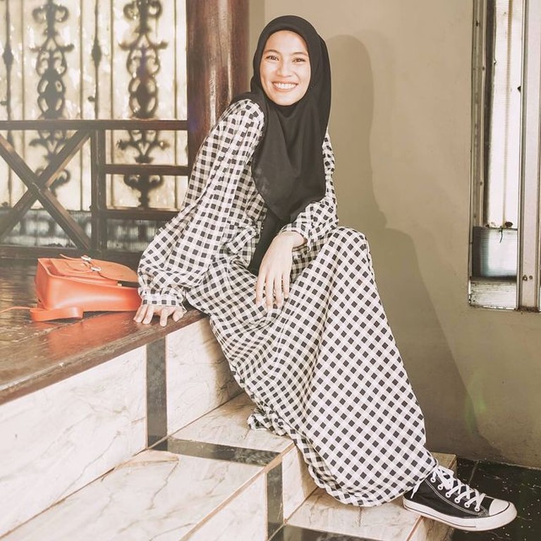 Intip 7 Style Padu Padan Hijab Simpel And Manis Ala Alyssa Soebandono Foto 1 