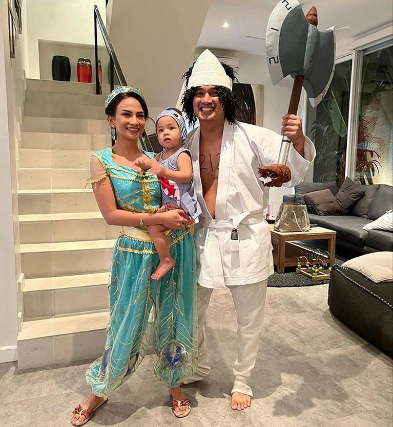 9 Deretan Gaya Unik Artis Indonesia Rayakan Halloween, Tampil Totalitas! Deretan Gaya Unik Artis Indonesia Rayakan Halloween, Tampil Totalitas!