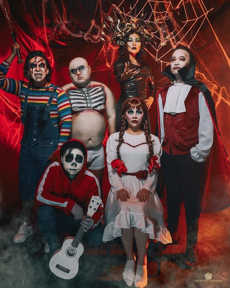 9 Deretan Gaya Unik Artis Indonesia Rayakan Halloween, Tampil Totalitas! Deretan Gaya Unik Artis Indonesia Rayakan Halloween, Tampil Totalitas!