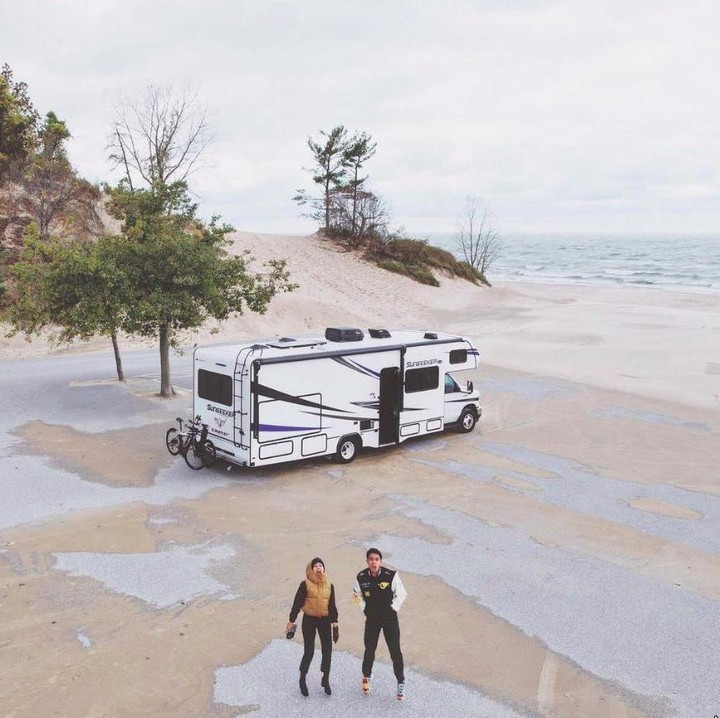 <p>Kali ini Ayudia, Ditto, dan Sekala melakukan trip keliling Amerika Serikat selama 35 hari. Sejauh ini, mereka sudah mengendarai campervan mereka lebih dari 1.126 km. (Foto: Instagram @ayudiacs)</p>