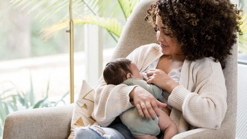 BAGAIMANA PANDANGAN BAYI TIDAK MAU MENYUSU MENURUT ISLAM?