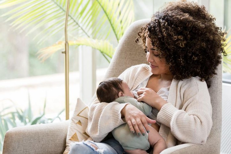 Bagaimana Pandangan Bayi Tidak Mau Menyusu dalam Agama Islam? Ada berbagai alasan mengapa bayi tak mau menyusu dan pasti membuat Bunda bingung. Bagaimana ya pandangan bayi yang tidak mau menyusu menurut agama Islam?