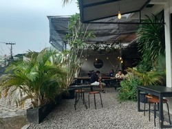 Mau Nenyeruput Kopi Diselimuti Tanaman Ijo Royo-royo, Coba ke Sini