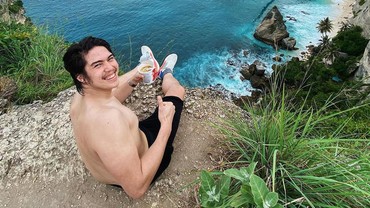 img-title Maia & Irwan Mussry Foto bareng 2 Calon Mantu, Mana Nih Pacar El Rumi?