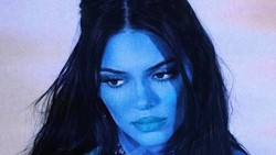 Tebal bak Empal, Bibir Kendall Jenner Diledek Netizen Akan Meledak