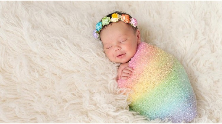 Bunda tengah mencari nama bayi perempuan yang aesthetic dan indah didengar? Berikut nama-nama yang terinspirasi dari abad pertengahan yang bisa jadi pilihan.