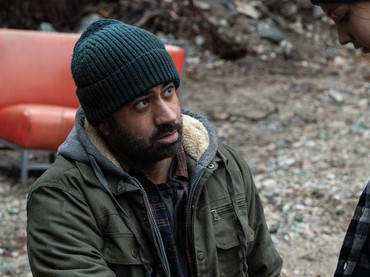 Aktor India Kal Penn Ngaku Gay dan Sudah Tunangan dengan Kekasih