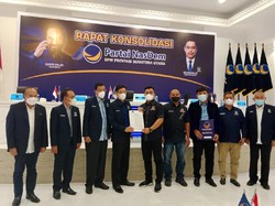 Beri SK ke 7 DPD Baru, NasDem Sumut Target Tumbangkan PDIP di 2024