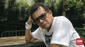 Tugas Terselubung Mathias Muchus dalam Losmen Bu Broto