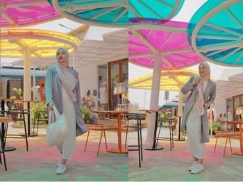 OOTD hijabers ala Ananza memang hanya sekadar memadukan outfit-outfit simple, tapi tetap terlihat elegan dan menarik. Gimana nih, menurut kamu? Jangan lupa di capture untuk kamu ikuti nanti ya, Beauties! (Foto: instagram/ananzaprili)