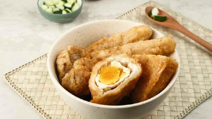 Pempek, Empek-Empek, Pempek Palembang is a traditional food from South Sumatra, Indonesia. This fish-based food is very popular.