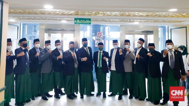 Soal gaduh wacana penundaan pemilu, Wasekjen PKB menyarankan para pimpinan lembaga tinggi negara dari Jokowi hingga Bamsoet menggelar forum satu meja.