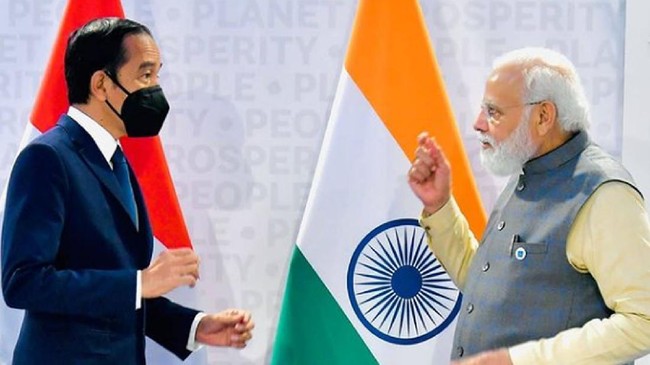 Jokowi mengunggah foto pertemuan dengan PM India Narendra Modi yang tidak mengenakan masker di sela-sela KTT G20.