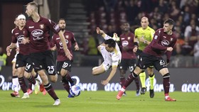 Hasil Liga Italia: Dua Kartu Merah, Napoli Menang Tipis