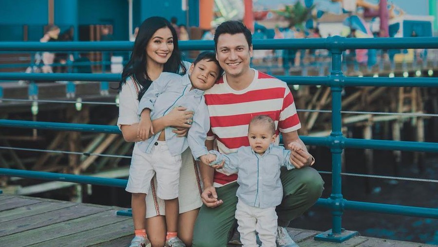 Titi Kamal dan Christian Sugiono