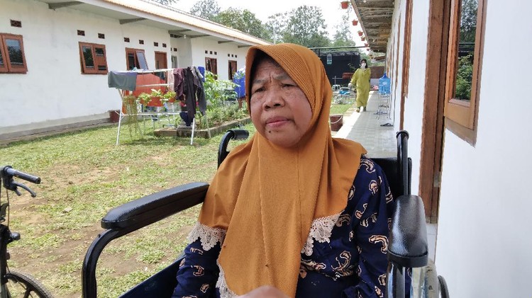 Trimah menempati salah satu kamar di Griya Lansia Husnul Khatimah, Wajak, Kabupaten Malang Trimah menempati salah satu kamar di Griya Lansia Husnul Khatimah, Wajak, Kabupaten Malang