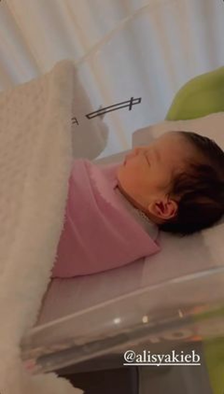 8 Momen Haru & Bahagia Margin Wieheerm Lahirkan Anak Pertama Momen Haru & Bahagia Margin Wieheerm Lahirkan Anak Pertama