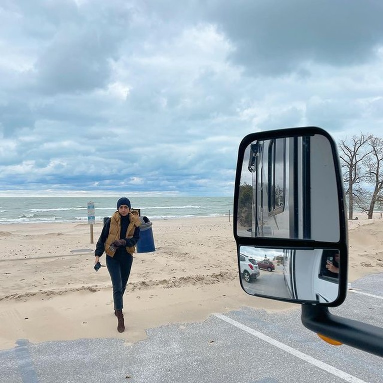 9 Potret Liburan Seru Keluarga Ayudia & Ditto Keliling Amerika Pakai Campervan Ditto Percussion memboyong istri dan anaknya keliling Amerika Serikat menggunakan mobil campervan. Yuk intip keseruannya!