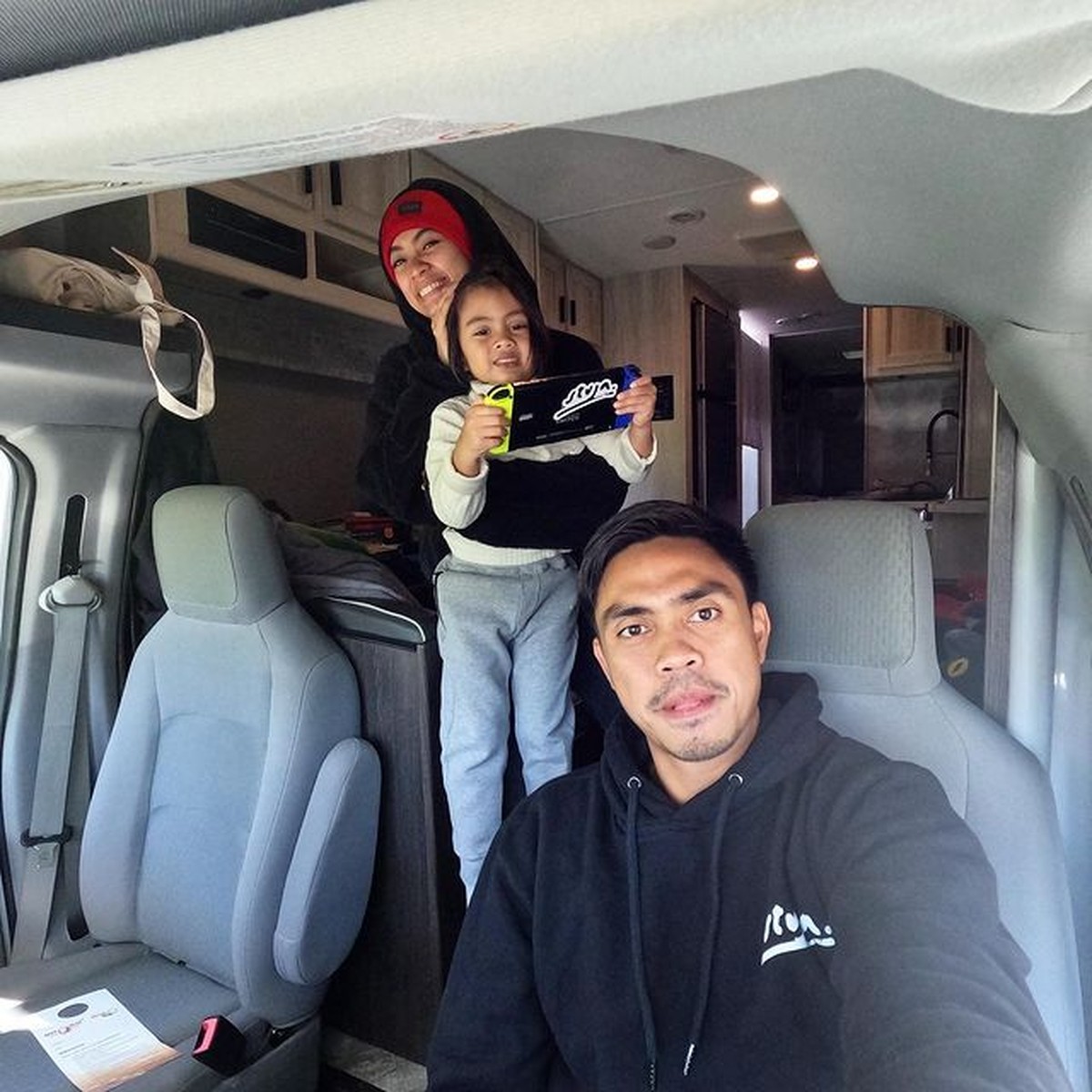 Ditto Percussion memboyong istri dan anaknya keliling Amerika Serikat menggunakan mobil campervan&period; Yuk intip keseruannya&excl;