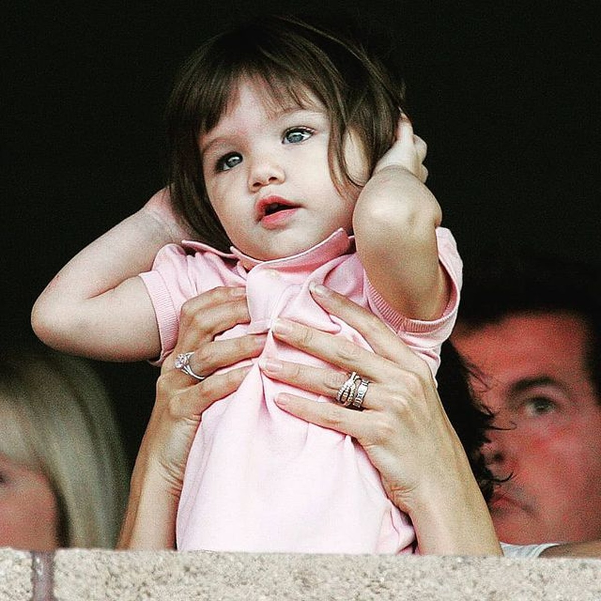 Putri Tom Cruise dan Katie Holmes&comma; Suri Cruise jadi sorotan sejak lahir&period; Ia tumbuh menjadi gadis cantik&period; Yuk intip transformasinya&excl;