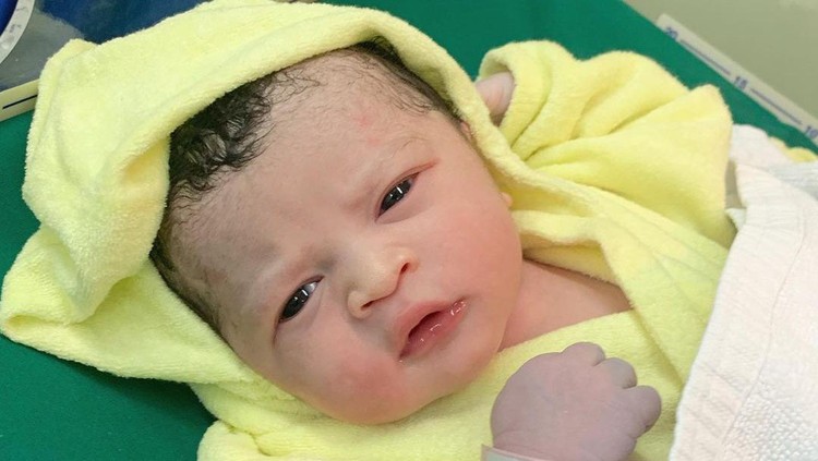 Anak Ali Syakieb dan Margin Wieheerm