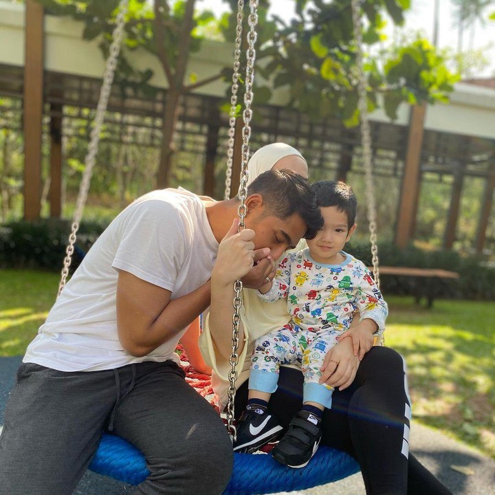 <p>Tingkah sang putra yang lucu dan menggemaskan juga sering membuat Arya Saloka gemas dengan Ibrahim. (Foto: Instagram @putriannesaloka)</p>