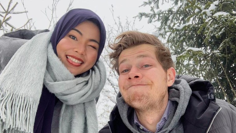 Andita dan suami