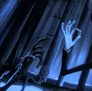 Mirip 'Corpse Bride', Muncul Kerangka Jari dari dalam Tanah