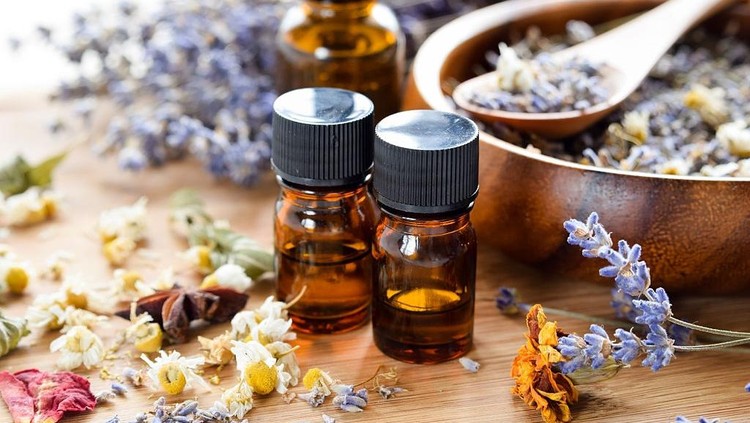 Pemilihan aroma essential oil yang pas di setiap ruangan bisa memberikan mood yang bagus saat beraktivitas. Simak rekomendasinya yuk, Bunda!